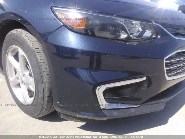 1G1ZB5ST3HF215203 - 2017 CHEVROLET MALIBU LS Қою көк фото 6