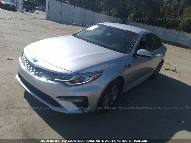 5XXGT4L33KG339582 - 2019 KIA OPTIMA LX/S SILVER photo 2