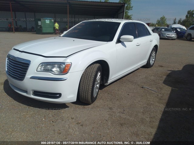 2C3CCAAG0EH380504 - 2014 CHRYSLER 300 WHITE photo 2