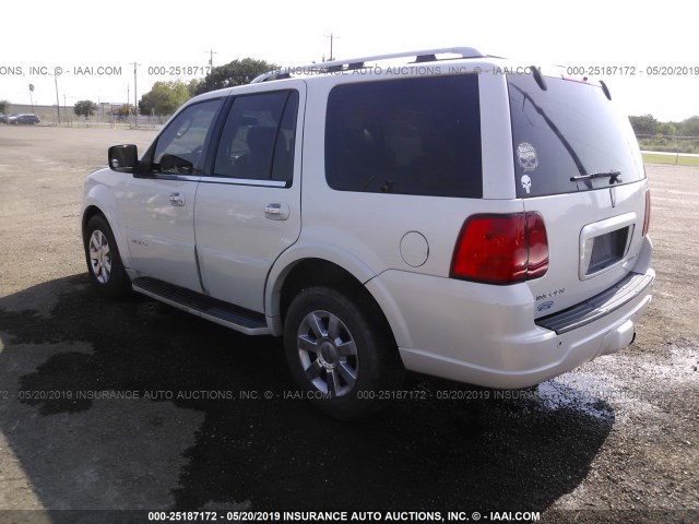5LMFU27576LJ25797 - 2006 LINCOLN NAVIGATOR 白色 照片 3