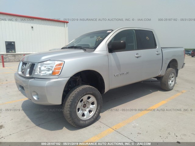 1N6AA07B87N216309 - 2007 NISSAN TITAN SILVER photo 2