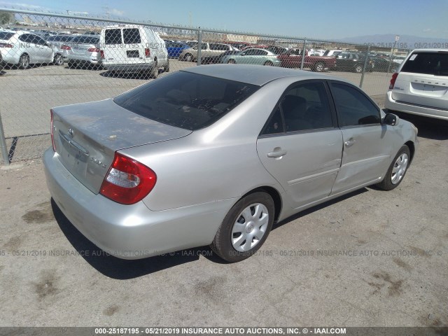 4T1BE32K13U770906 - 2003 TOYOTA CAMRY LE/XLE/SE SILVER photo 4