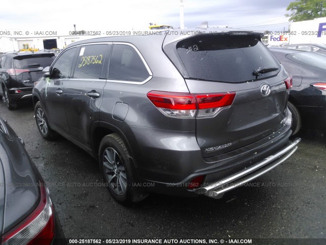 5TDJZRFH6HS449302 - 2017 TOYOTA HIGHLANDER SE/XLE GRAY photo 3