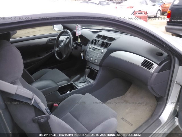 4T1CE30P27U757235 - 2007 TOYOTA CAMRY SOLARA SE/SLE SILVER photo 5