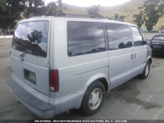 1GNDM19WXVB109247 - 1997 CHEVROLET ASTRO SILVER photo 4