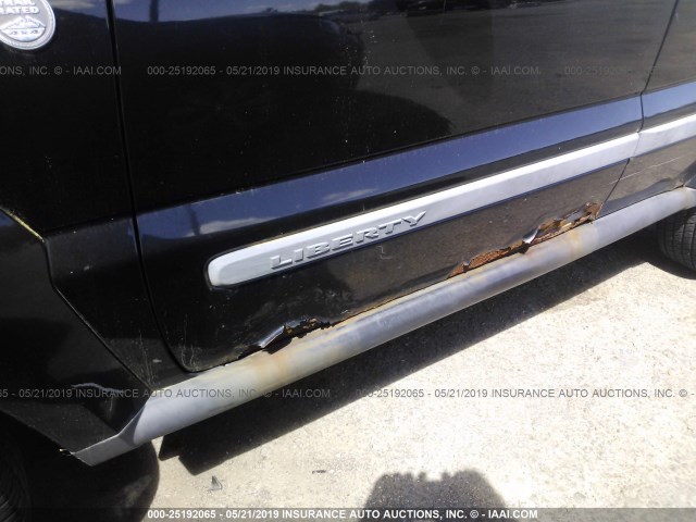 1J8GL38K85W644002 - 2005 JEEP LIBERTY RENEGADE 黑色 照片 6