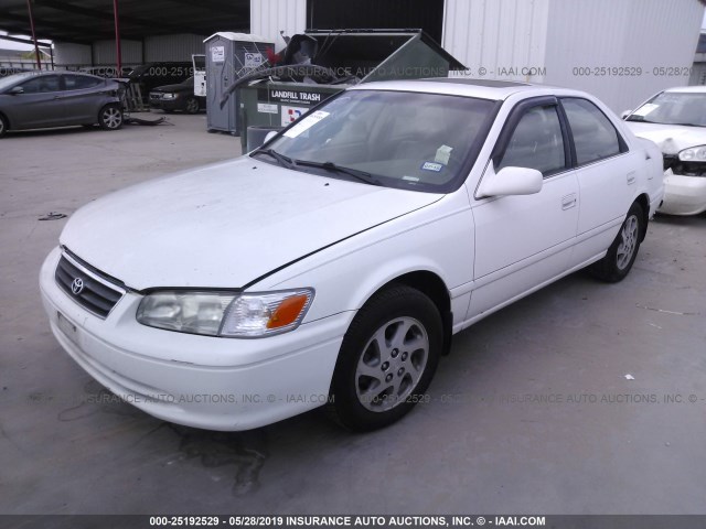 4T1BF22K2YU937983 - 2000 TOYOTA CAMRY LE/XLE WHITE photo 2