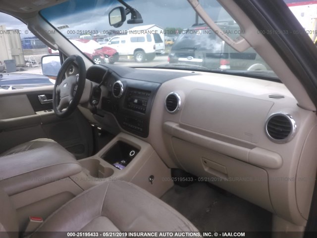 1FMFU18L44LA91826 - 2004 FORD EXPEDITION EDDIE BAUER BLUE photo 5