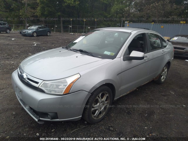 1FAHP36N59W200343 - 2009 FORD FOCUS SES GRAY photo 2