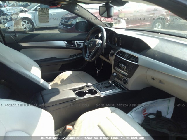 WDDGJ4HB1DG095275 - 2013 MERCEDES-BENZ C 250 GRAY photo 5