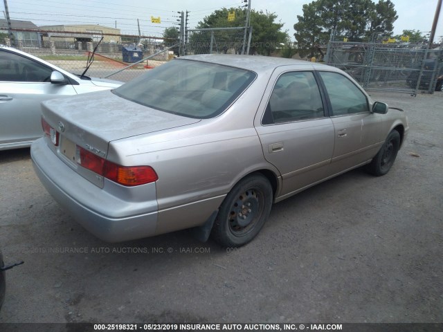 4T1BF22K5YU939761 - 2000 TOYOTA CAMRY LE/XLE TAN photo 4