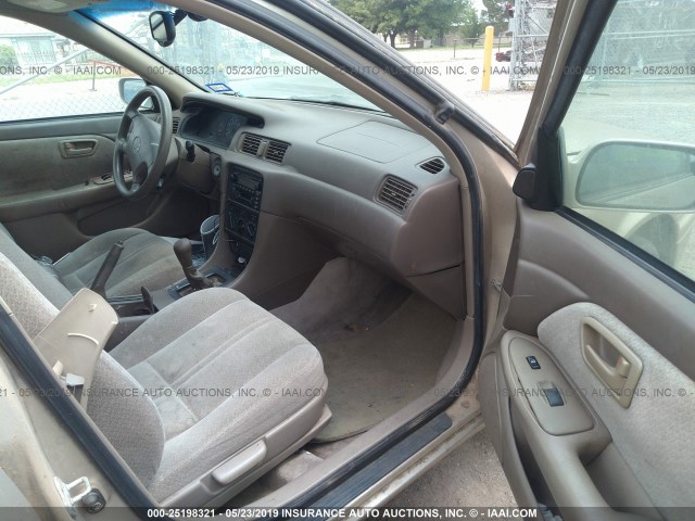 4T1BF22K5YU939761 - 2000 TOYOTA CAMRY LE/XLE Qəhvəyi foto 5