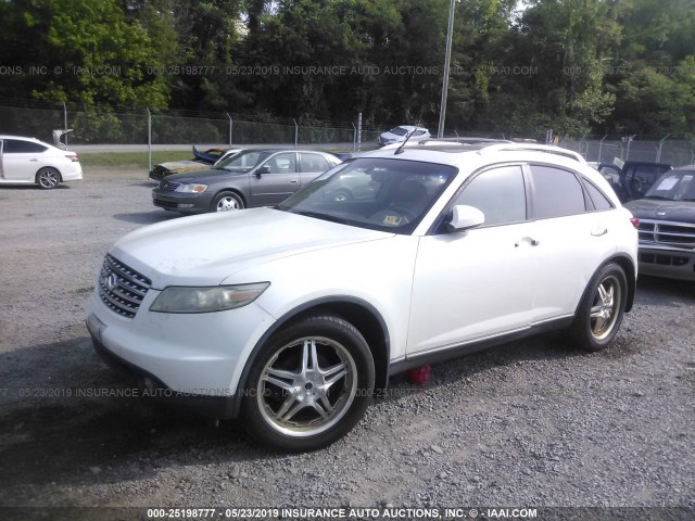 JNRAS08W54X223624 - 2004 INFINITI FX35 WHITE photo 2