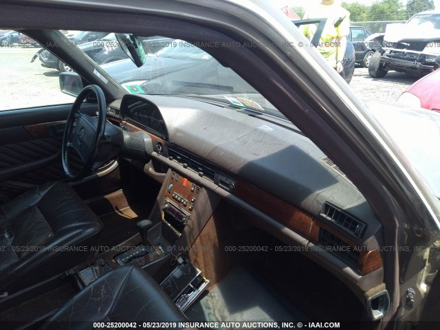 WDBCB35D1LA559736 - 1990 MERCEDES-BENZ 350 SDL BROWN photo 5