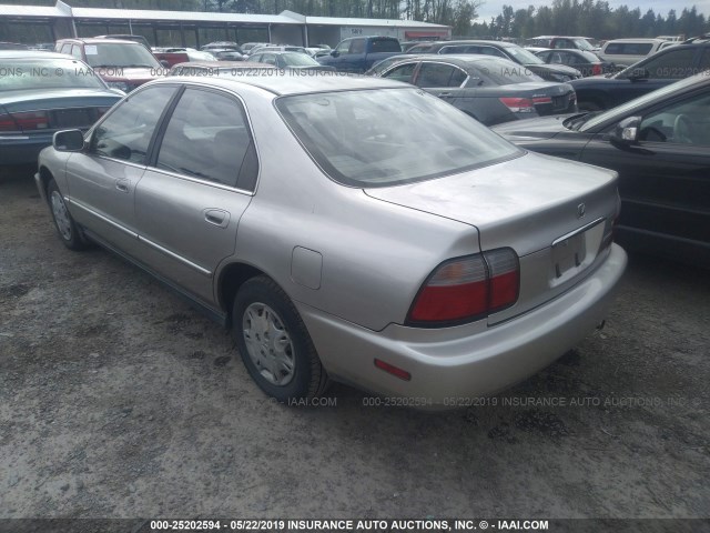 1HGCD5680VA144176 - 1997 HONDA ACCORD VALUE SILVER photo 3