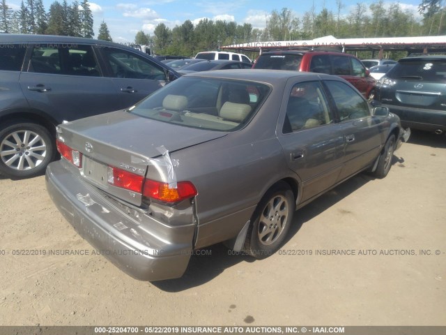 4T1BF28K9WU053639 - 1998 TOYOTA CAMRY CE/LE/XLE GOLD photo 4