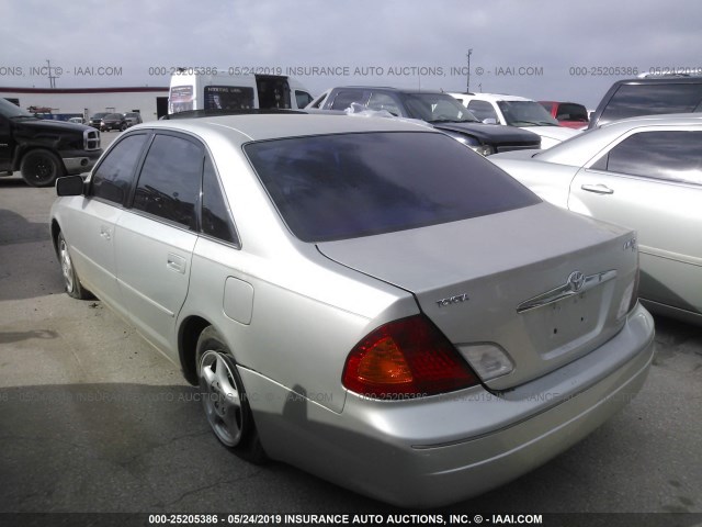 4T1BF28B5YU042124 - 2000 TOYOTA AVALON XL/XLS SILVER photo 3