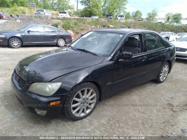 JTHBD192630079586 - 2003 LEXUS IS 300 BLACK photo 2