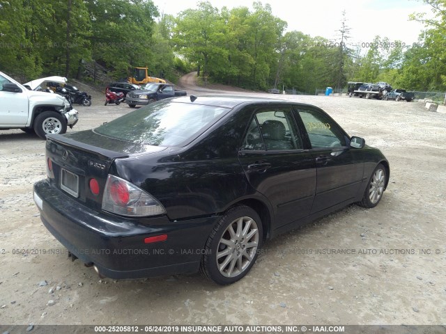 JTHBD192630079586 - 2003 LEXUS IS 300 BLACK photo 4