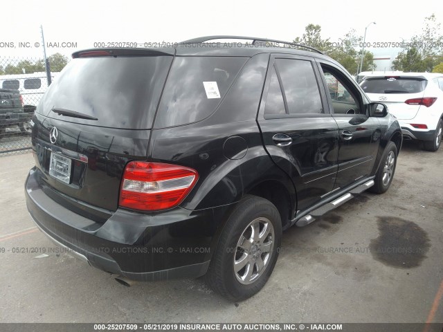 4JGBB86E26A084177 - 2006 MERCEDES-BENZ ML BLACK photo 4