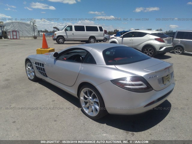 WDDAJ76F75M000248 - 2005 MERCEDES-BENZ SLR  SILVER photo 3