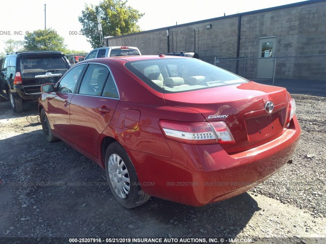 4T1BF3EK8BU590491 - 2011 TOYOTA CAMRY SE/LE/XLE RED photo 3