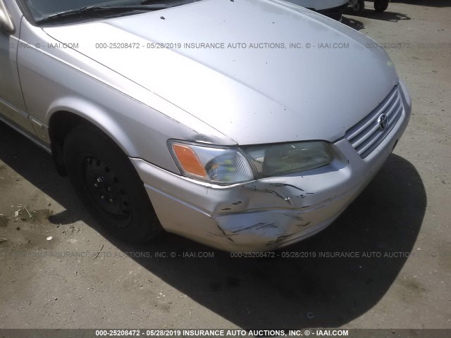 4T1BG22K3WU201547 - 1998 TOYOTA CAMRY CE/LE/XLE GRAY photo 6