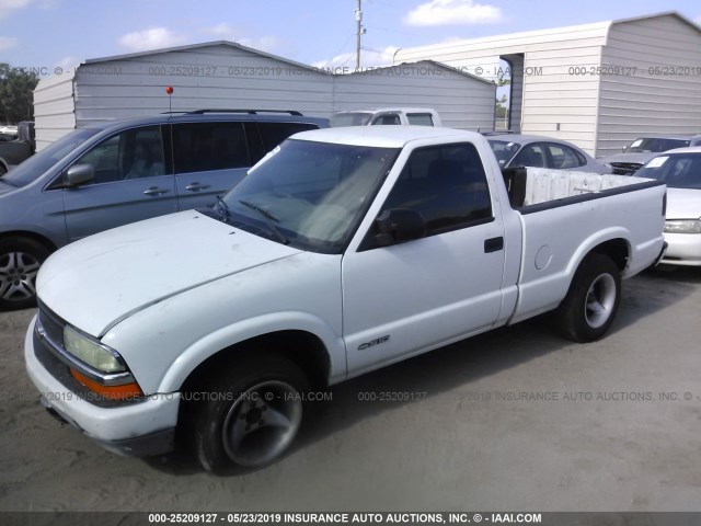 1GCCS145XY8295074 - 2000 CHEVROLET S TRUCK S10 WHITE photo 2