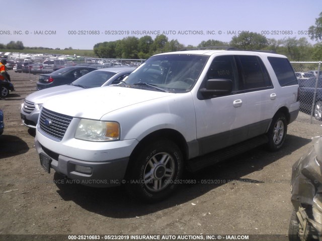 1FMFU16L33LA19050 - 2003 FORD EXPEDITION XLT WHITE photo 2