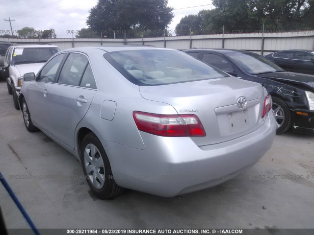 4T1BE46K09U355116 - 2009 TOYOTA CAMRY SE/LE/XLE SILVER photo 3