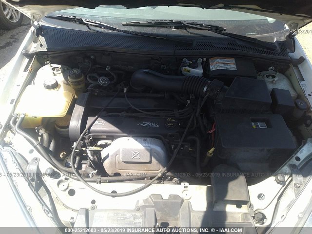 3FAFP31391R242776 - 2001 FORD FOCUS ZX3 WHITE photo 10