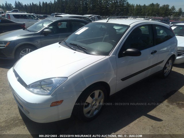 3FAFP31391R242776 - 2001 FORD FOCUS ZX3 WHITE photo 2