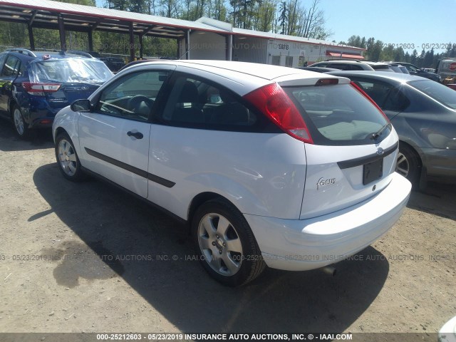 3FAFP31391R242776 - 2001 FORD FOCUS ZX3 WHITE photo 3