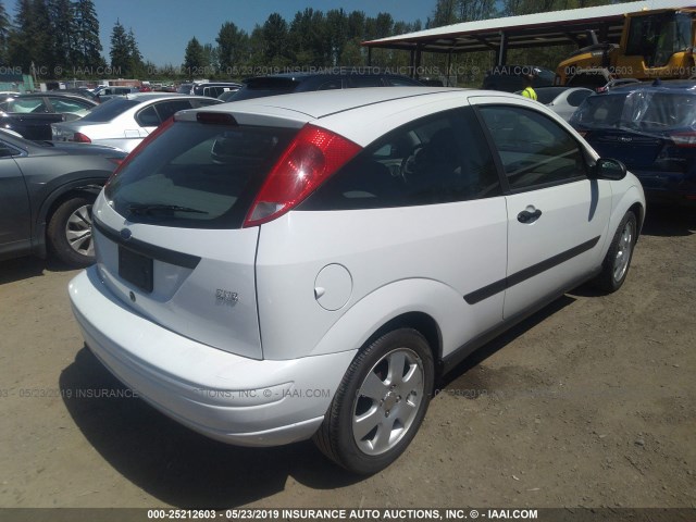 3FAFP31391R242776 - 2001 FORD FOCUS ZX3 WHITE photo 4