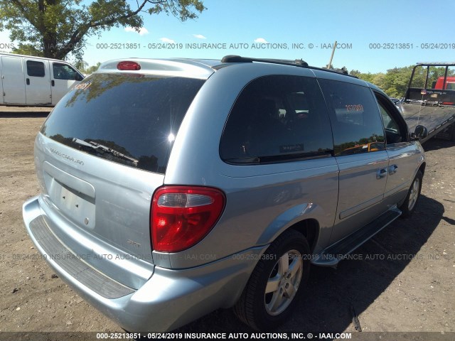 2D8GP44L55R580768 - 2005 DODGE GRAND CARAVAN SXT Light Blue photo 4