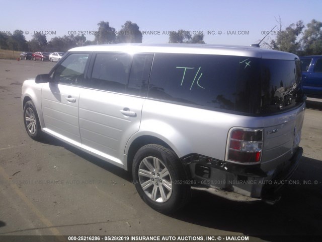 2FMGK5BCXBBD28715 - 2011 FORD FLEX SE SILVER photo 3