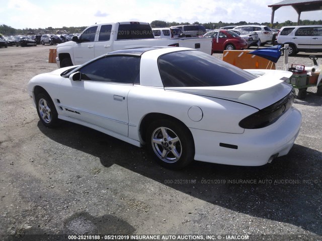 2G2FV22G122143272 - 2002 PONTIAC FIREBIRD FORMULA/TRANS AM WHITE photo 3