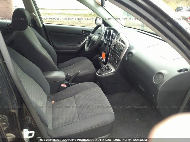 2T1KR32E65C353140 - 2005 TOYOTA COROLLA MATRIX XR BLACK photo 5