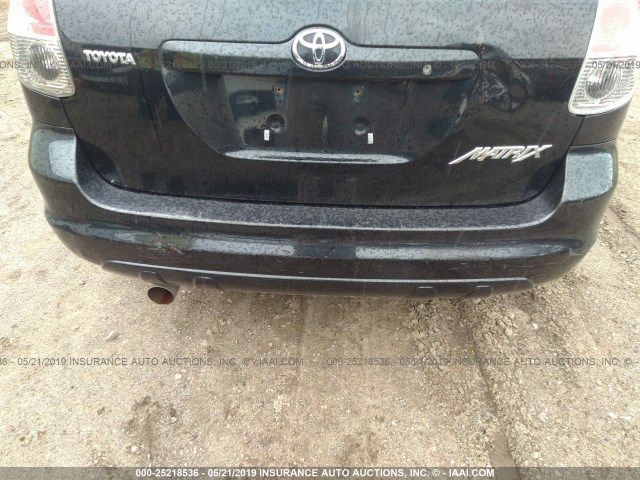 2T1KR32E65C353140 - 2005 TOYOTA COROLLA MATRIX XR BLACK photo 6