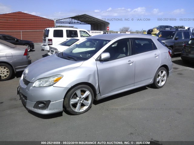 2T1KE40E19C028115 - 2009 TOYOTA COROLLA MATRIX S SILVER photo 2