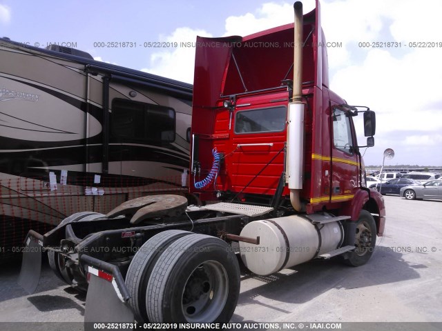 4V4M19GH15N379636 - 2005 VOLVO VN RED photo 4