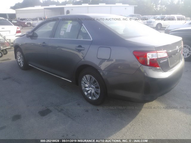 4T1BF1FK4EU406817 - 2014 TOYOTA CAMRY L/SE/LE/XLE GRAY photo 3