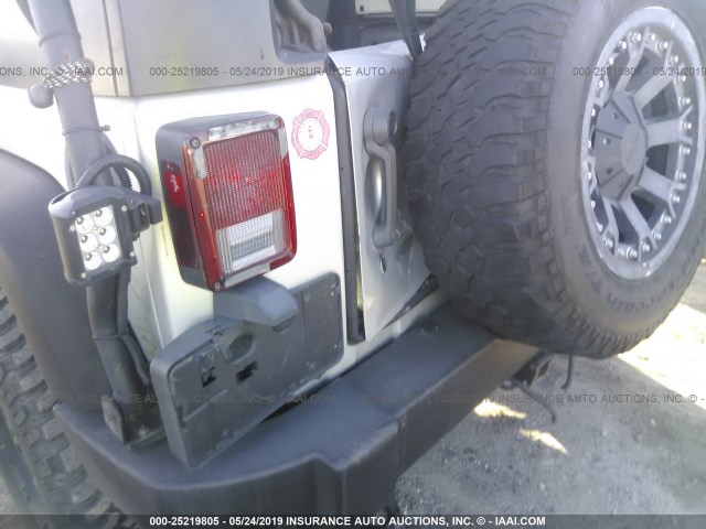 1J4AA2D13AL211140 - 2010 JEEP WRANGLER SPORT SILVER photo 6