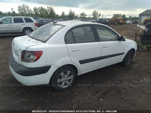 KNADE223196470678 - 2009 KIA RIO LX/SX WHITE photo 4