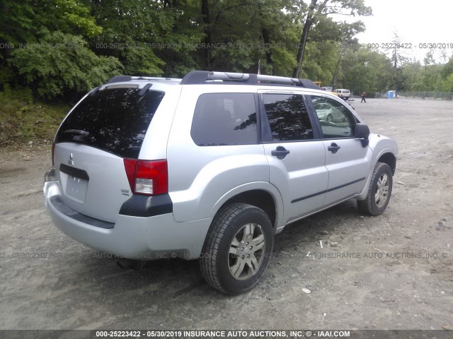 4A4MN21S54E015710 - 2004 MITSUBISHI ENDEAVOR LS SILVER photo 4