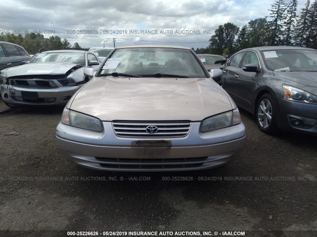JT2BG22K7W0227668 - 1998 TOYOTA CAMRY CE/LE/XLE 棕色 照片 6