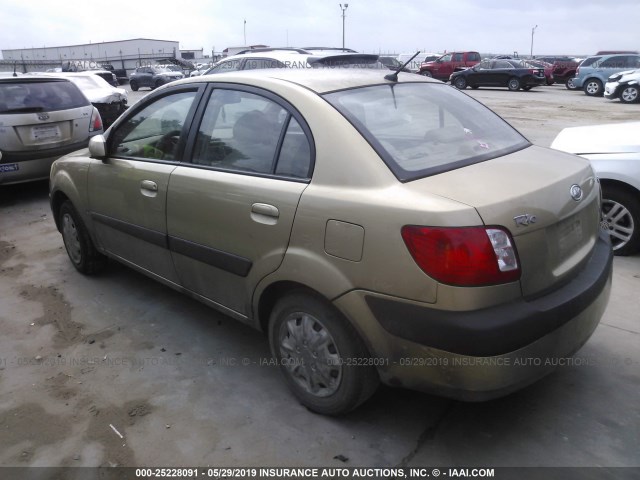 KNADE123466152303 - 2006 KIA RIO GOLD photo 3