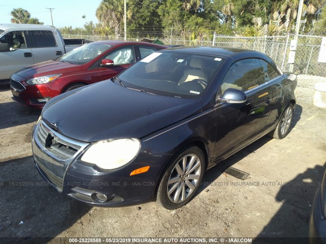 WVWFA71F17V004395 - 2007 VOLKSWAGEN EOS 2.0T LUXURY Dark Blue photo 2