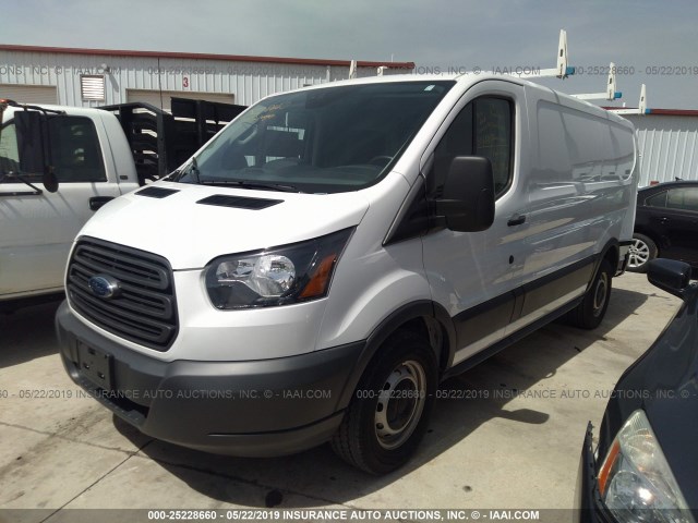 1FTYE1ZM5HKB06878 - 2017 FORD TRANSIT T-150 WHITE photo 2