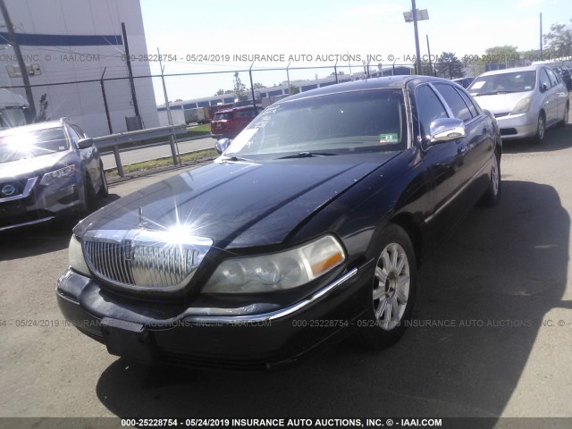 2LNBL8EVXBX758317 - 2011 LINCOLN TOWN CAR EXECUTIVE L BLACK photo 2